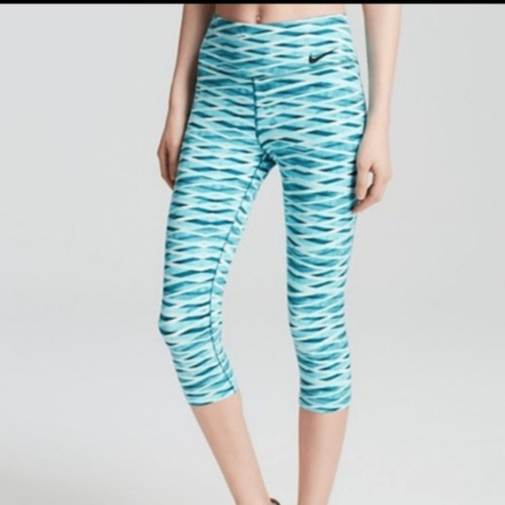 Nike‎ Dri-Fit Turquoise Pattern Running Crops sz M